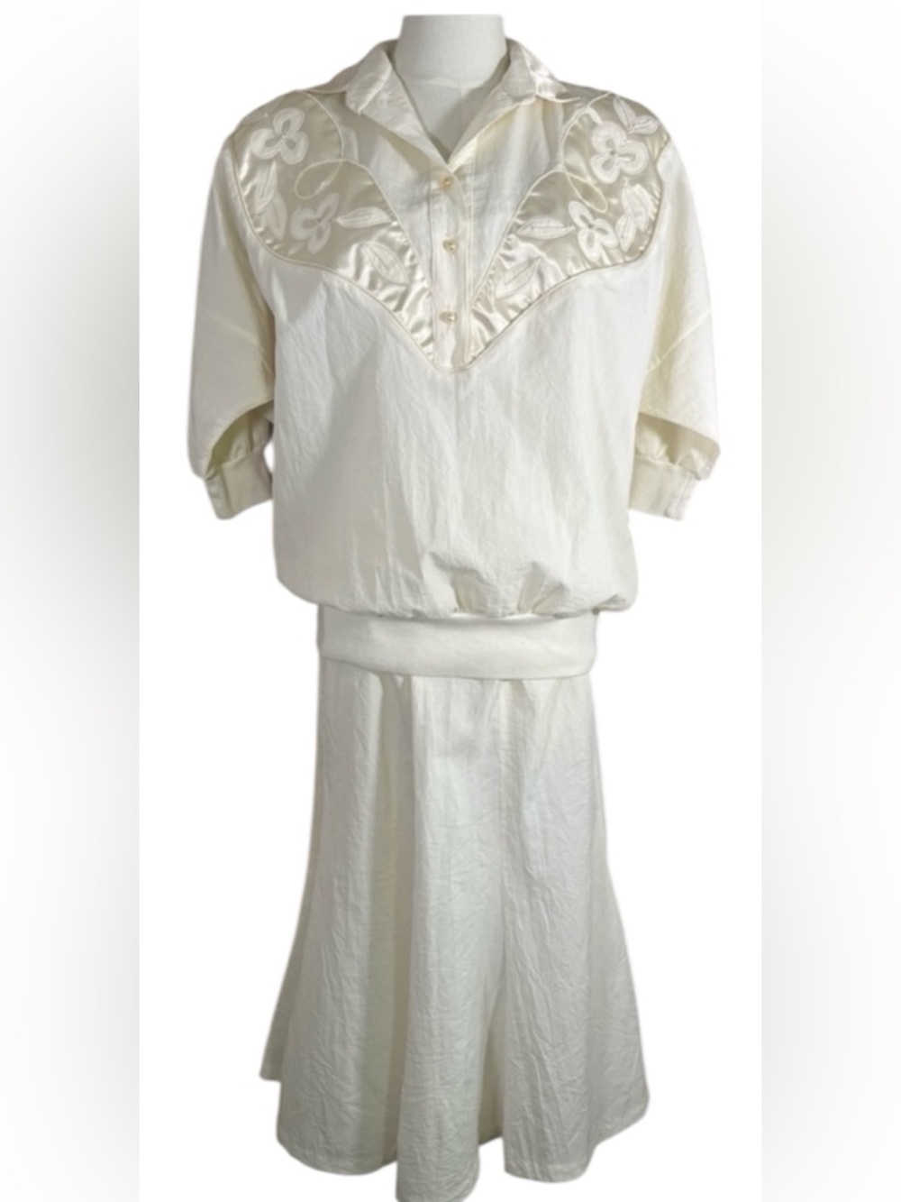 Regal Vintage Cream Floral Embroidered Short Sleeve Yoked Blouse Dress Size Med